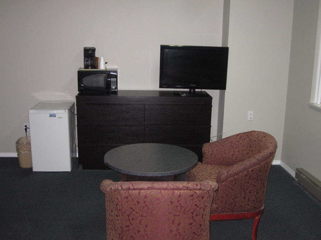 Travelodge By Wyndham סארי מראה חיצוני תמונה