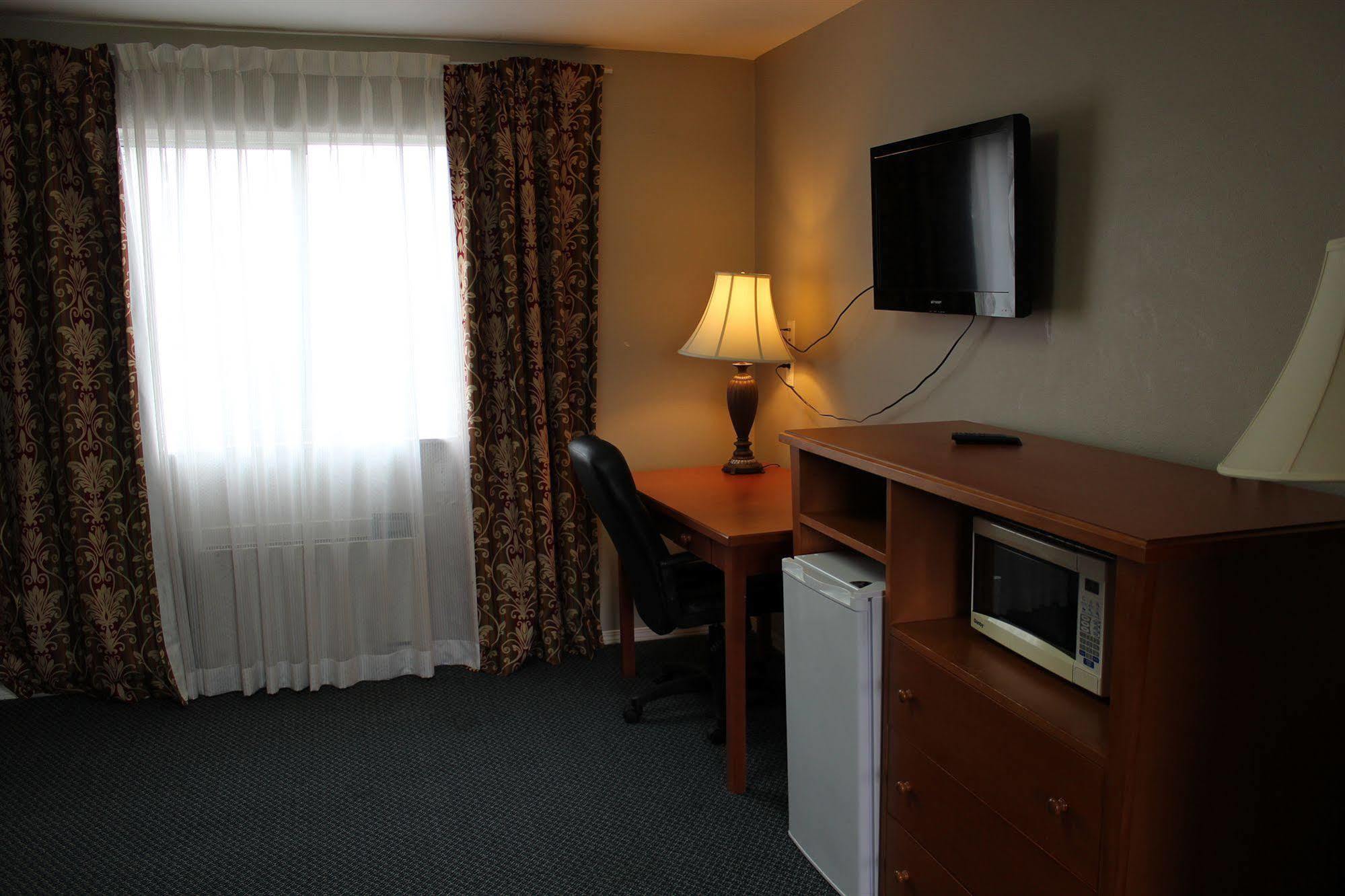 Travelodge By Wyndham סארי מראה חיצוני תמונה
