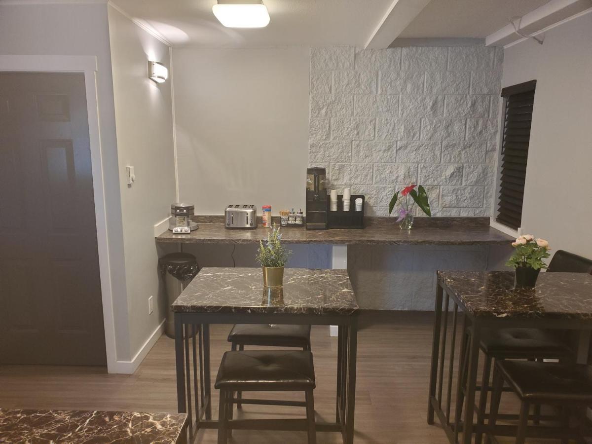 Travelodge By Wyndham סארי מראה חיצוני תמונה