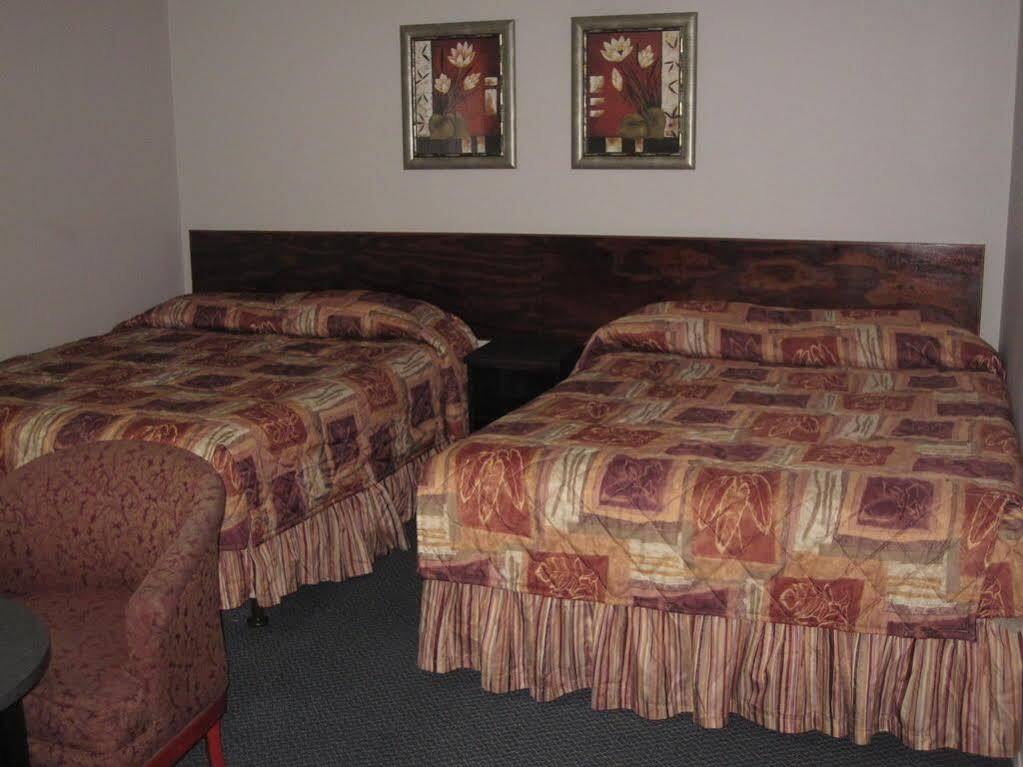 Travelodge By Wyndham סארי מראה חיצוני תמונה