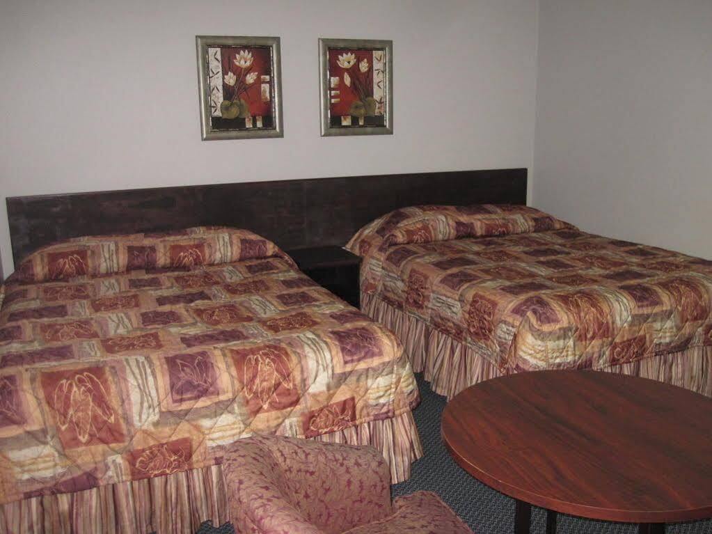 Travelodge By Wyndham סארי מראה חיצוני תמונה